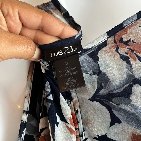 Rue21 Blue and White Pleated Halter Maxi Dress - Picture 11 of 12